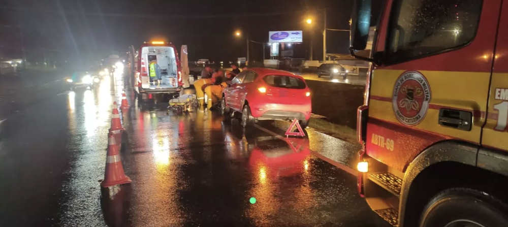 Homem morre depois de ser atropelado por três carros na BR-470