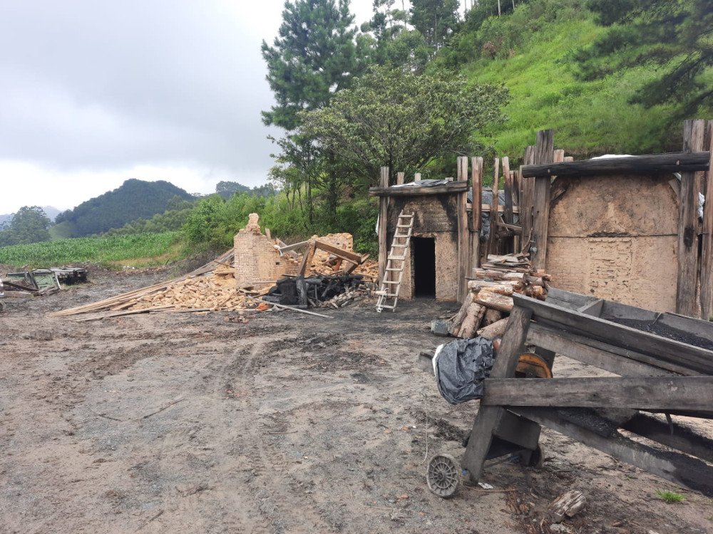 Idoso morre após ser atingido por telhado que desabou no Alto Vale