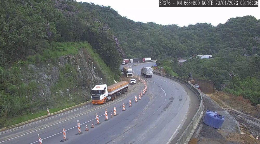 Trecho bloqueado da BR-376 entre o PR e SC é liberado na manhã desta sexta