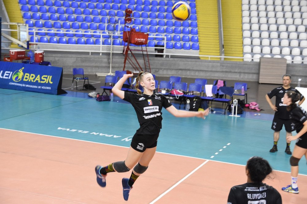 Bluvolei estreia na Superliga B neste domingo em Blumenau