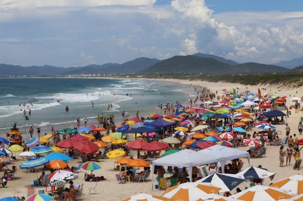 Litoral catarinense: 123 pontos estão próprios para banho, mas 114 seguem impróprios