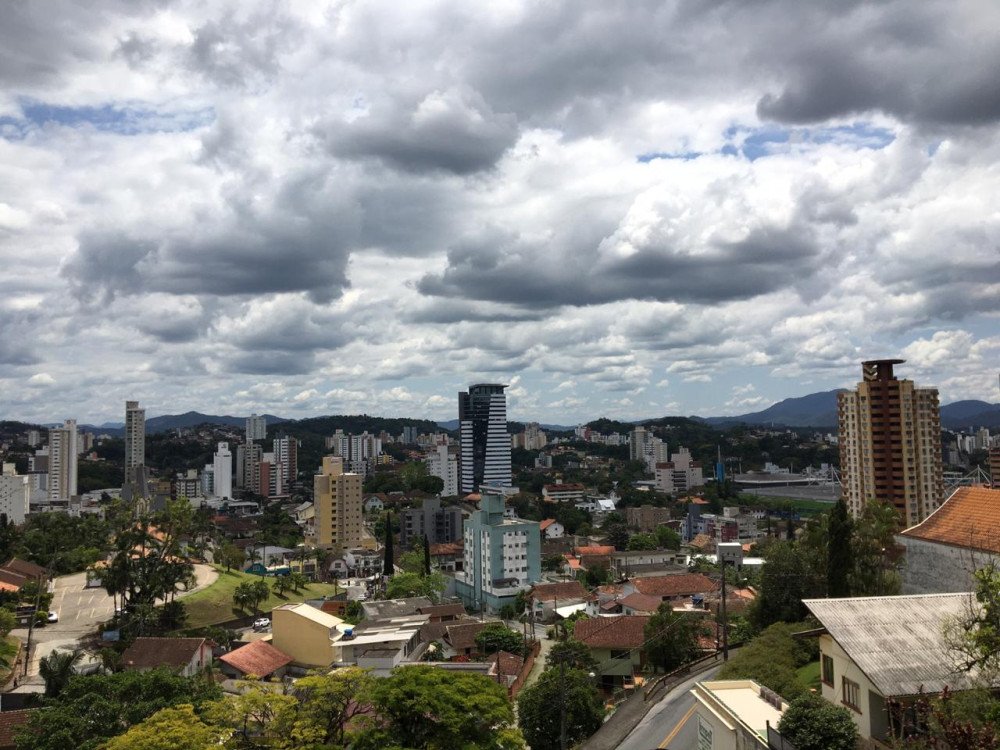 Defesa Civil alerta para risco de novos temporais no Vale do Itajaí nesta segunda-feira