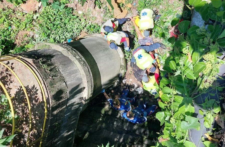 Idoso fica ferido após cair de cabeceira de ponte em Blumenau