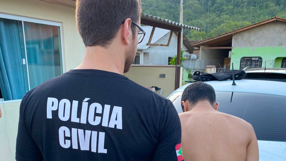 Quarto suspeito envolvido em assalto à farmácia de Blumenau é preso