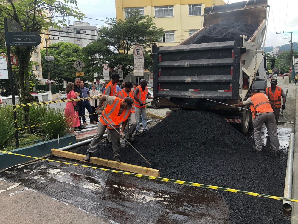 Blumenau vai implantar 50 novas faixas elevadas até julho