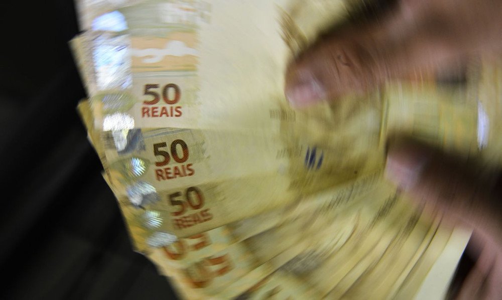 Receita paga nesta terça lote residual de restituição do Imposto de Renda