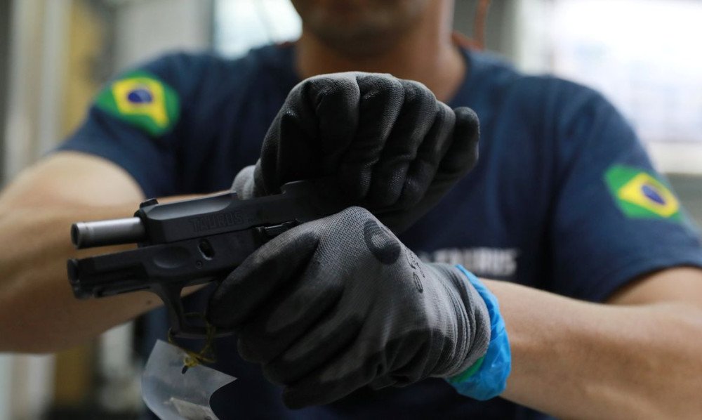Proprietários de armas de fogo têm 60 dias para fazer cadastro no Sinarm