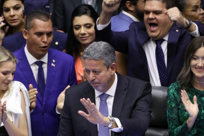 Arthur Lira é reeleito presidente da Câmara dos Deputados e Pacheco continua no comando do Senado