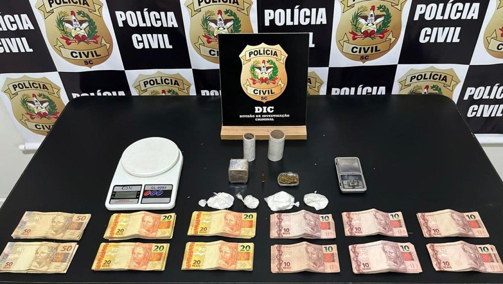 Homem é preso no bairro Progresso por guardar drogas em casa em Blumenau