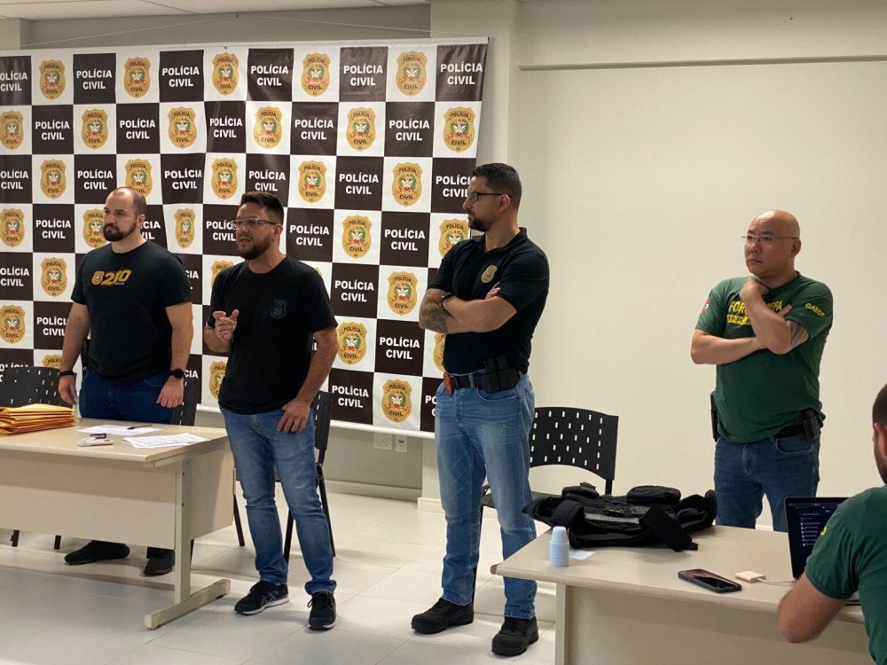 Polícia faz operação contra esquema que favorecia construtoras em Governador Celso Ramos