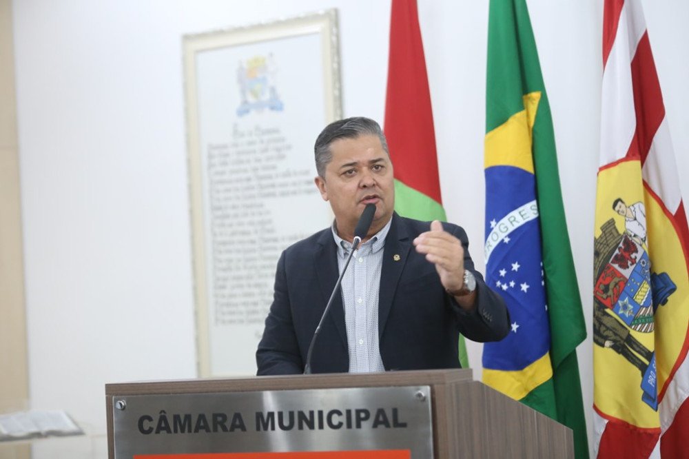 Vereadores de Blumenau podem começar a receber 13º salário neste ano