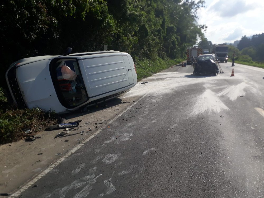 Acidente deixa três pessoas feridas na BR-470, em Rio do Sul