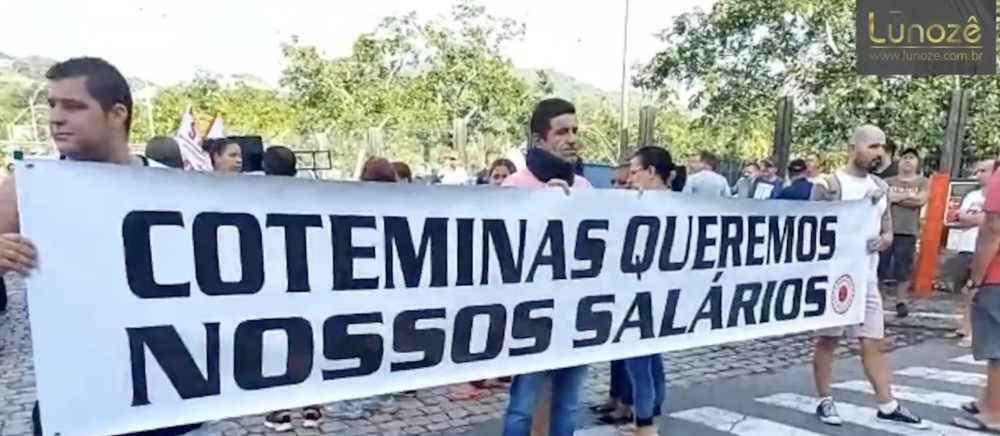 Vídeo: Trabalhadores da Coteminas fazem manifestação por falta de pagamento de salário