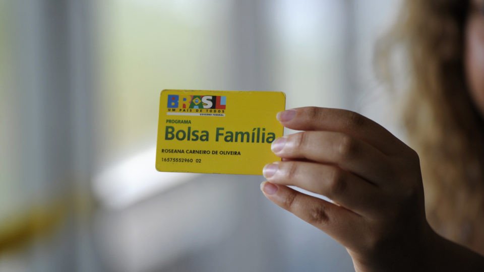 Novo Bolsa Família vai ser anunciado na próxima semana, diz Lula