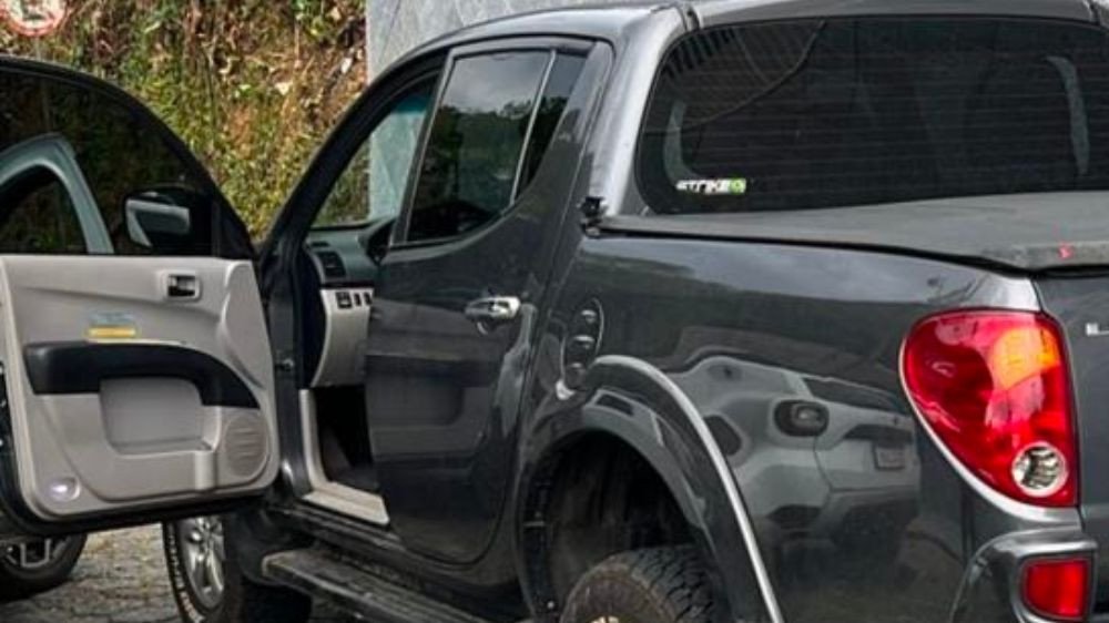 Polícia recupera veículos clonados e prende dois em Blumenau após perseguição