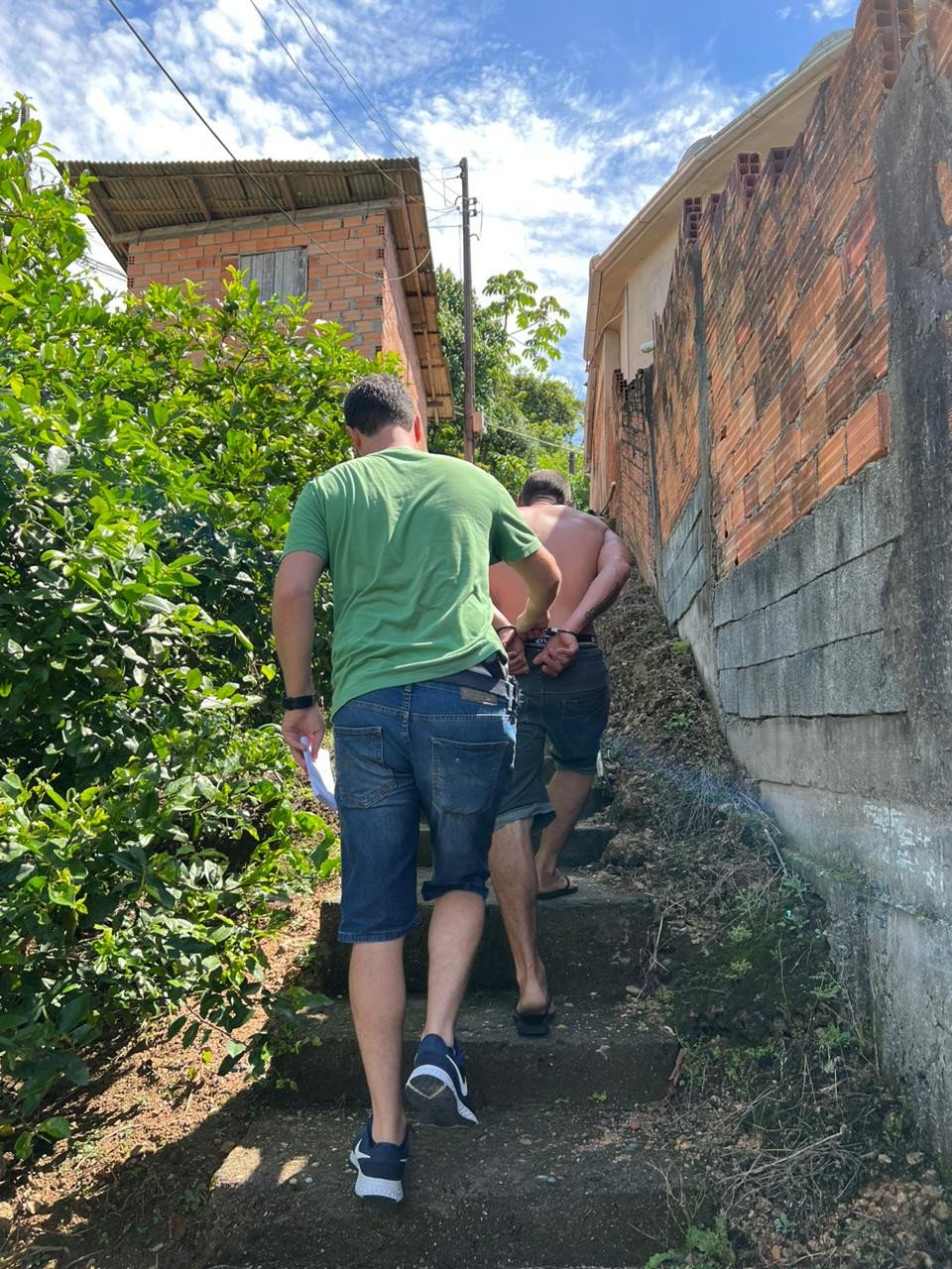 Homem suspeito de roubar motorista de aplicativo é preso em Blumenau