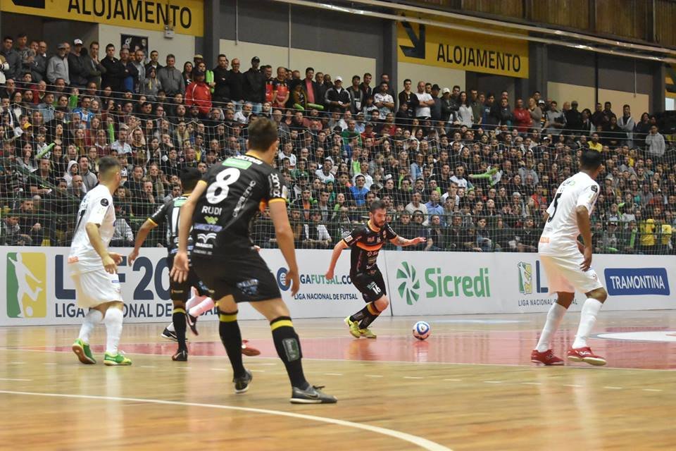 Esporte: A transição do futsal blumenauense. Por Emerson Luis