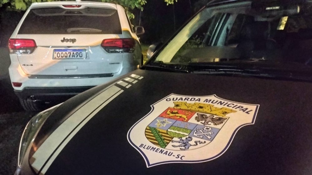 Guarda Municipal de Trânsito recupera Jeep roubado em menos de 12 horas após o crime em Blumenau