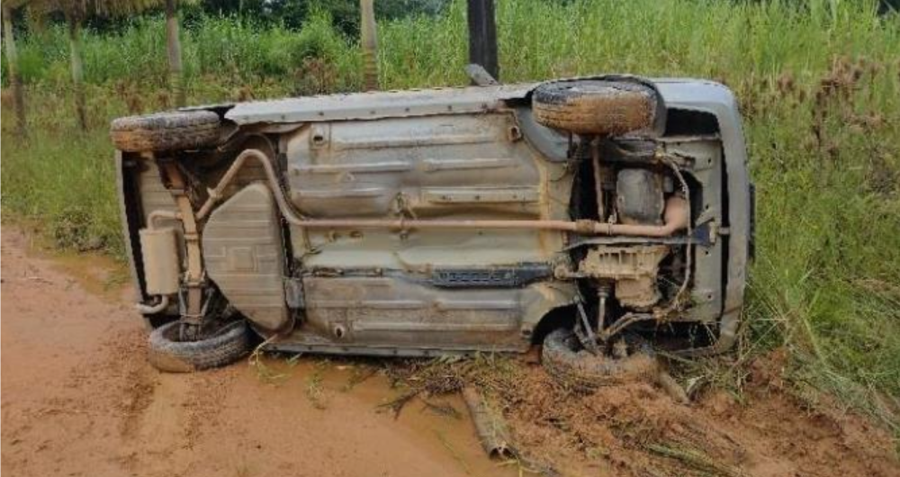 Motorista embriagado capota carro e é preso em flagrante em Indaial