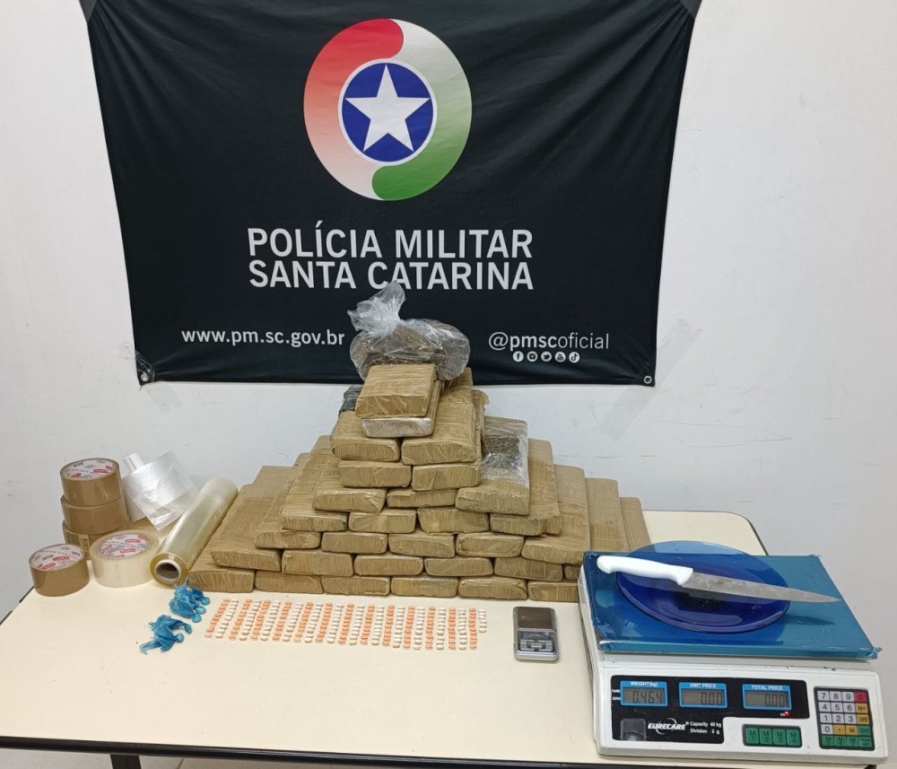 Blumenau: Adolescente é apreendido com cerca de 30 kg de maconha