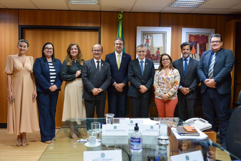 Ministério da Educação renova termo de compromisso para a federalização da Furb
