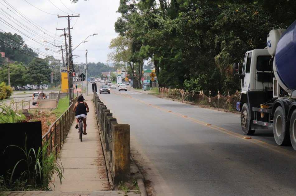Obras em ponte alteram o trânsito no bairro Salto do Norte neste sábado