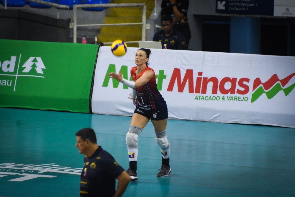 Bluvolei visita o Chapecó nesta terça-feira; vitória garante vaga nas semis da Superliga B