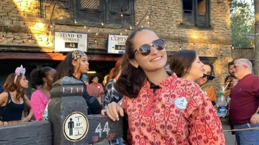Vídeo: Jovem de Blumenau conta experiência de trabalhar na Disney