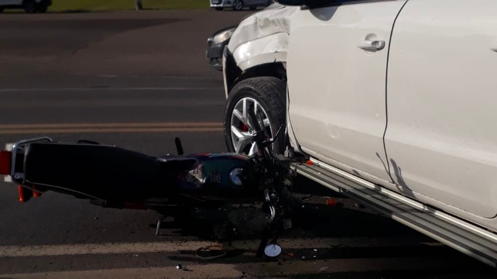 BR-470: motociclista fica ferido em acidente com caminhonete em Rio do Sul
