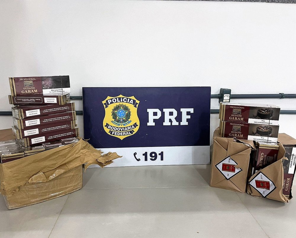 PRF apreende 800 maços de cigarros contrabandeados na BR-101 em SC