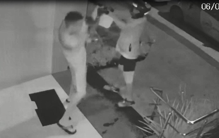 Adolescente é apreendido suspeito de matar jovem em frente a prédio em Itajaí