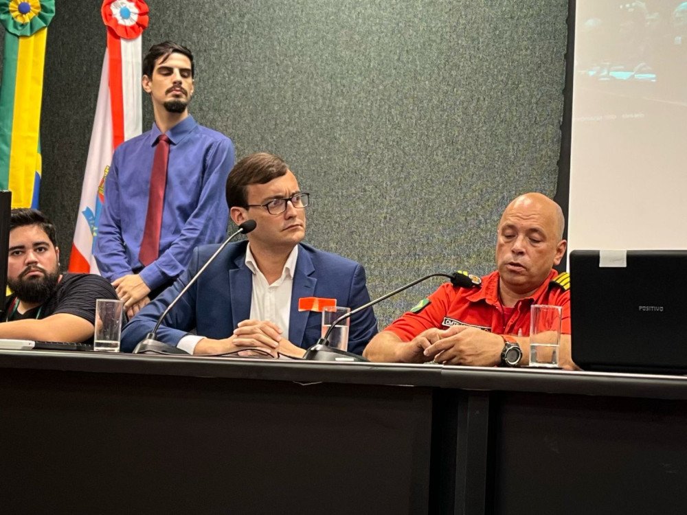 Frente Parlamentar de Apoio aos Bombeiros Voluntários é instalada; prefeito de Indaial faz parte do grupo