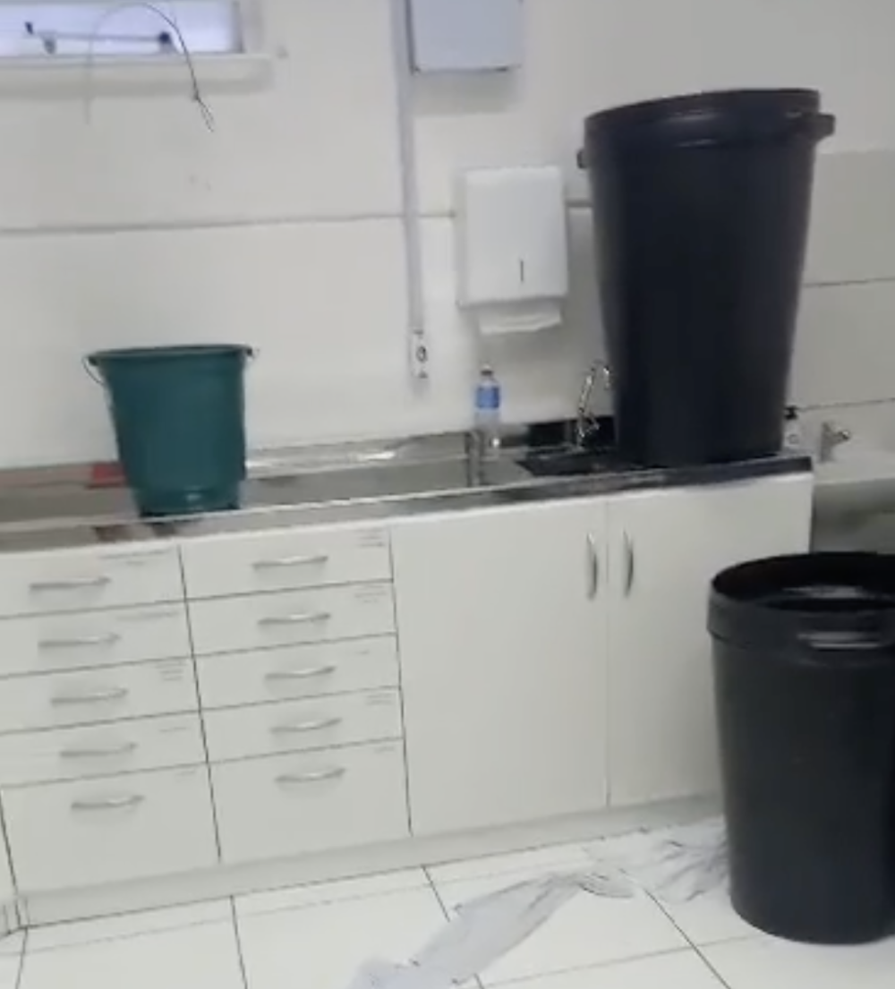 Posto de saúde de Blumenau sofre com infiltrações e moradores cobram uma solução; prefeitura explica