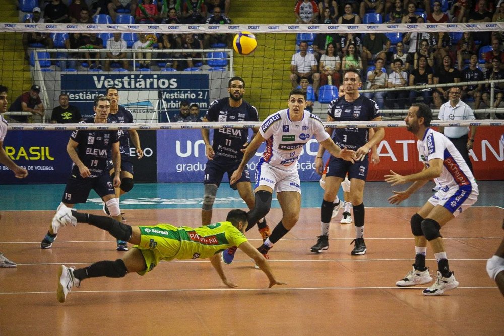 Apan perde no tie-break, soma um ponto e pode garantir vaga nos playoffs na terça-feira