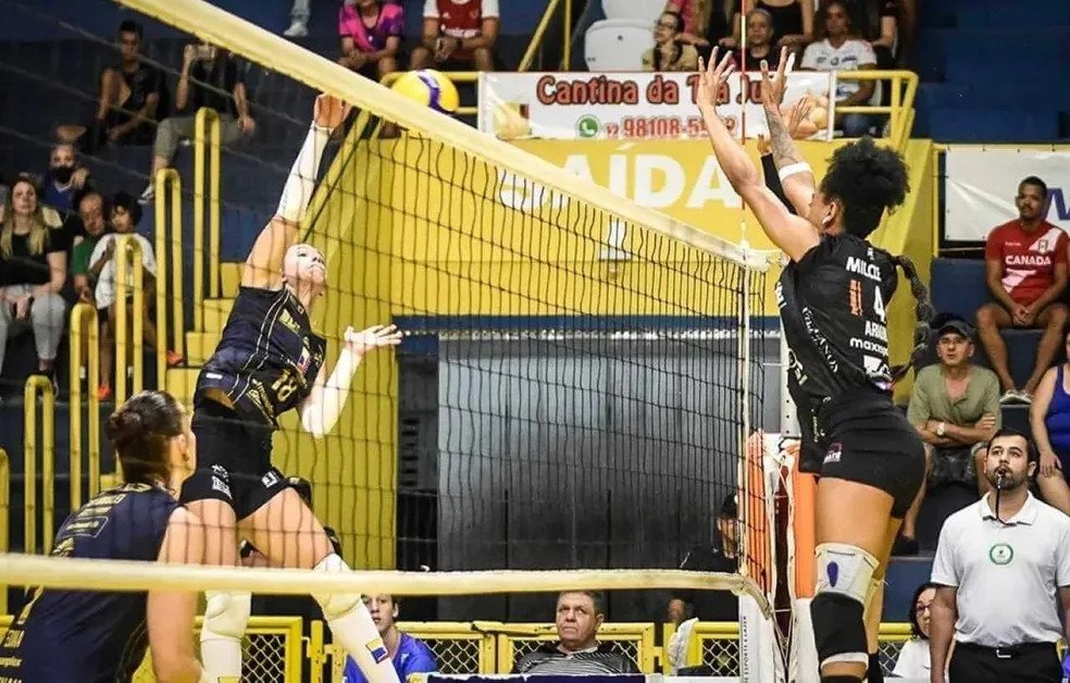 Bluvolei recebe o Taubaté nesta segunda-feira pelo 2º jogo das semifinais da Superliga B