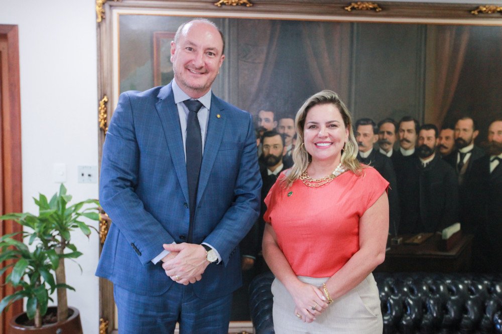 Fecam busca aproximação com Assembleia Legislativa para fortalecer os municípios de SC