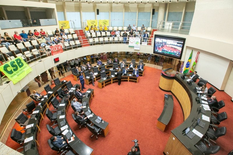Atualização do salário mínimo regional em SC é aprovado pelos deputados estaduais; Projeto segue para sanção do governador