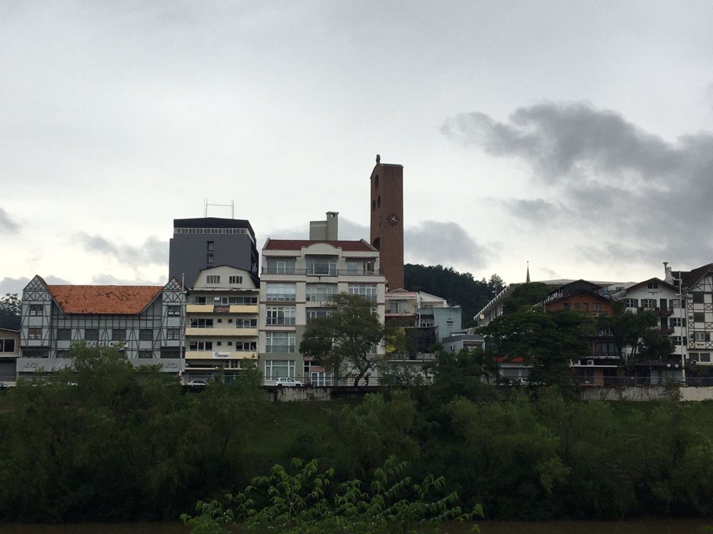 Quinta-feira é de tempo instável em Blumenau