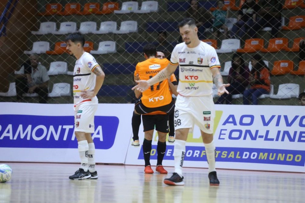 Blumenau Futsal é goleado pelo Carlos Barbosa na estreia da Liga Nacional