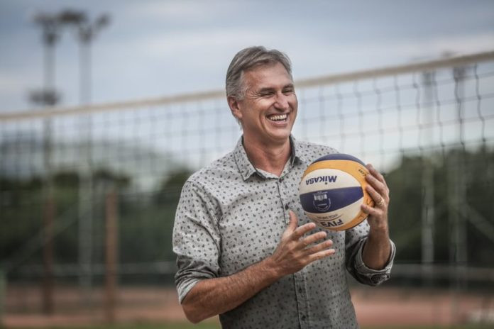 Ex-atleta Paulão do vôlei assume a Fesporte em Santa Catarina