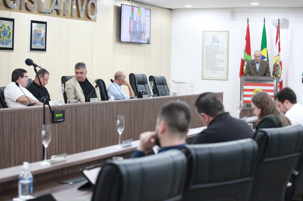 Vereadores de Blumenau aprovam regulamentação para comercializar carne temperada na cidade