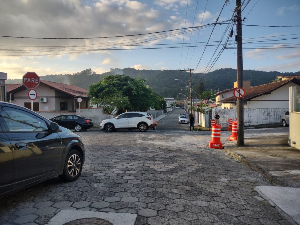 Mudanças no trânsito da região da Velha Central entram em vigor após congestionamentos na região