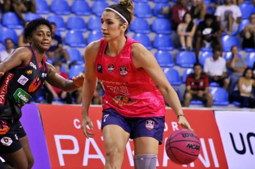 Blumenau desencanta e vence a primeira pela Liga de Basquete Feminino