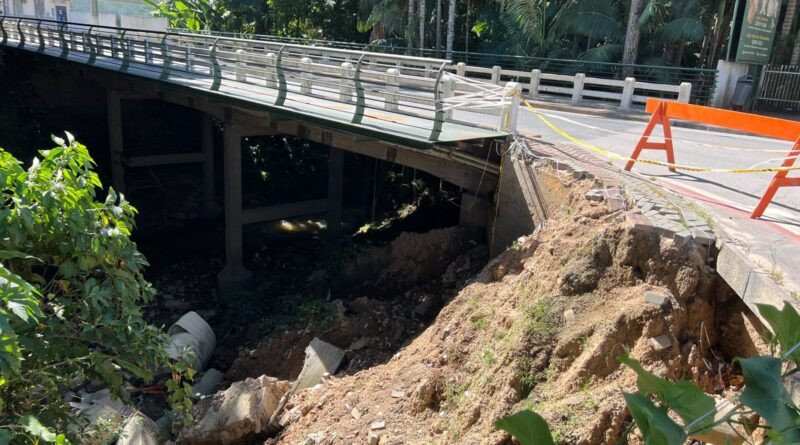 Obra de contenção da ponte Arno Genésio Schmitt no Centro de Gaspar deve iniciar esta semana