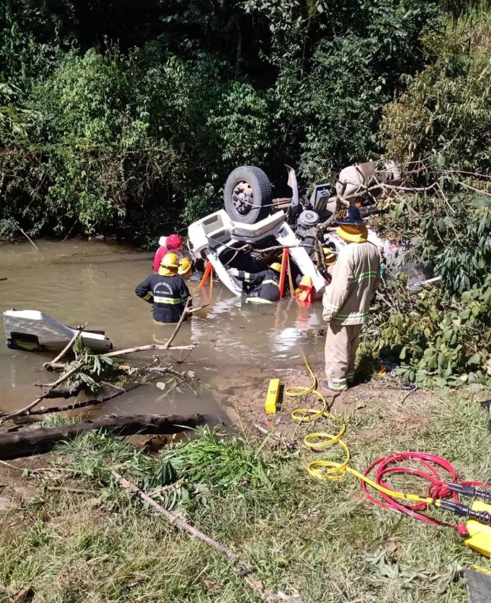 Bombeiros Voluntários resgatam vítima presa às ferragens em Witmarsum