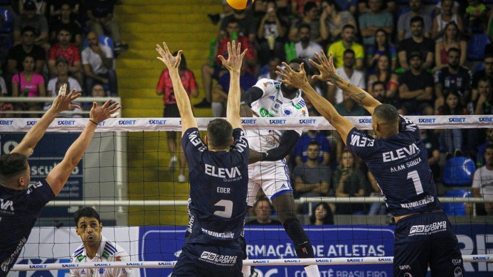 Apan Blumenau visita o Cruzeiro nesta terça-feira ainda sonhando com as semifinais da Superliga