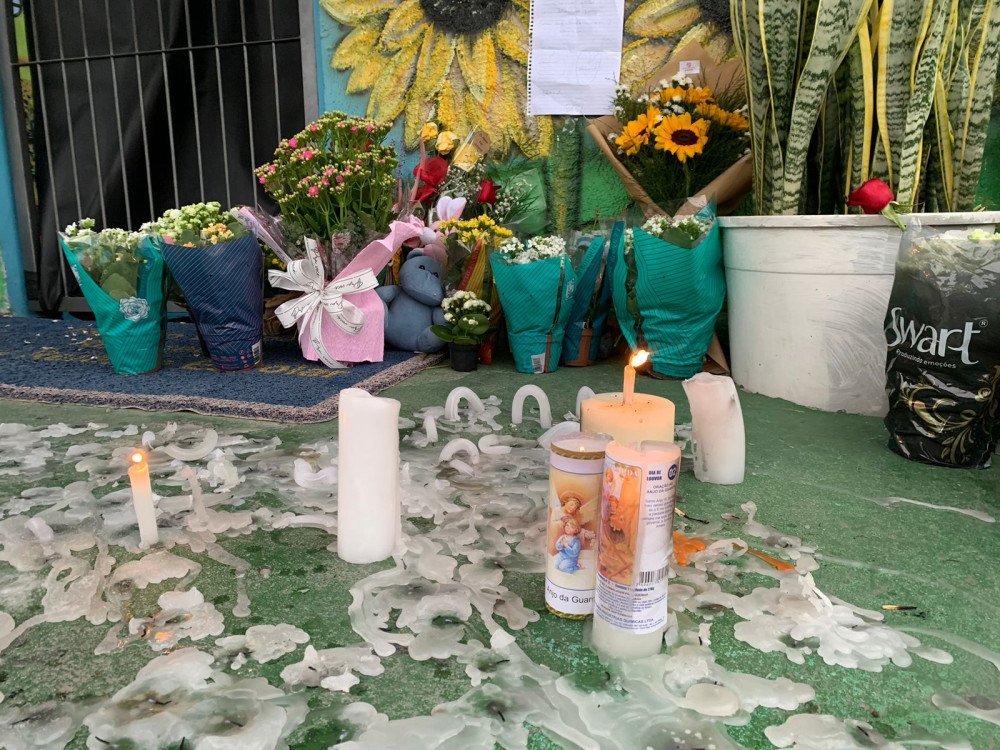 Creche em Blumenau, onde aconteceu o ataque, amanhece com várias homenagens; veja fotos
