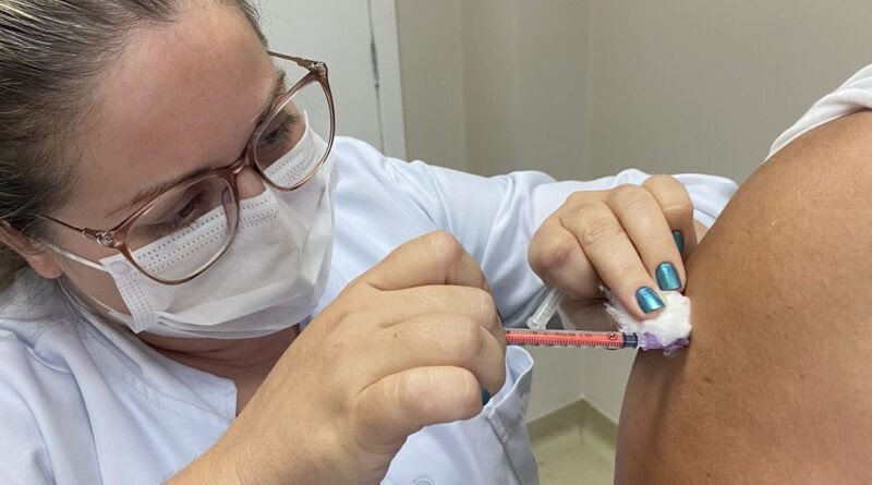 Vacinas contra Influenza e Covid-19 Bivalente estarão disponíveis em todas ESFs em Gaspar