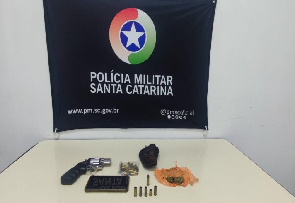 Homem com tornozeleira eletrônica descumpre medida protetiva e atira contra ex-cunhado em Blumenau