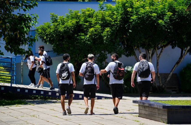 VOLTA ÀS AULAS: veja como fica o retorno nesta semana nas cidades do Vale após atentado em Blumenau